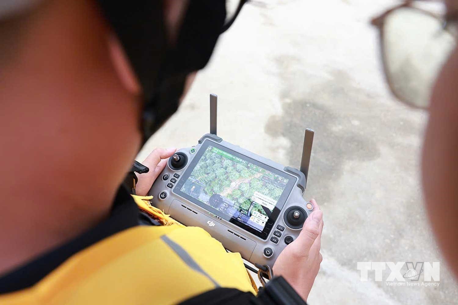 Các thiết bị UAV có thể xác định chính xác vị trí để di chuyển theo toạ độ và lộ trình đã cài đặt sẵn trên hệ thống. Ảnh: (Ảnh: TTXVN phát)